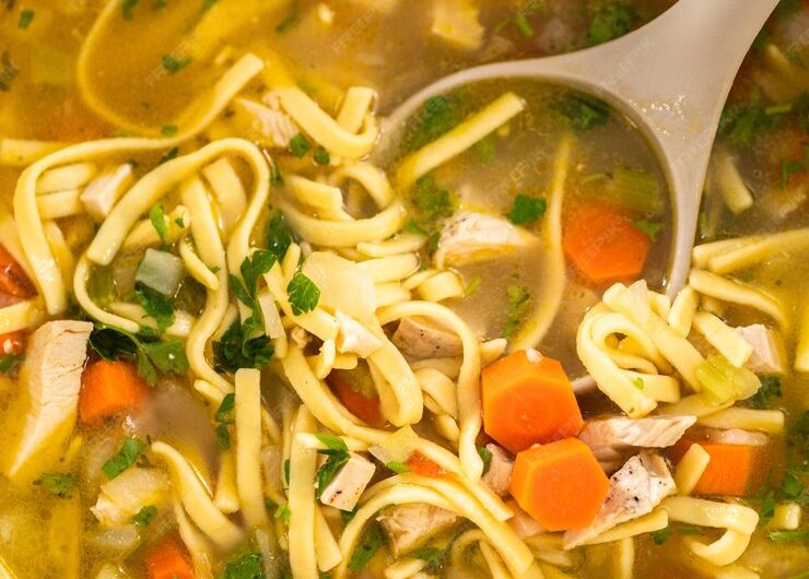 Sopa de Legumes e Macarrão Super Fácil para o Inverno