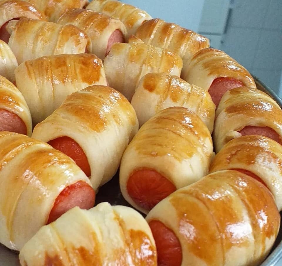 enroladinho de salsicha, receita de salgadinho, lanche fácil, salgados caseiros, como fazer enroladinho de salsicha.