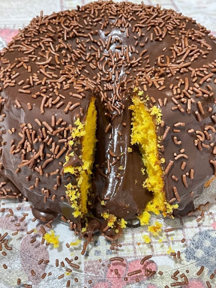 bolo vulcão de cenoura, bolo de cenoura com chocolate, bolo vulcão receita, bolo vulcão como fazer