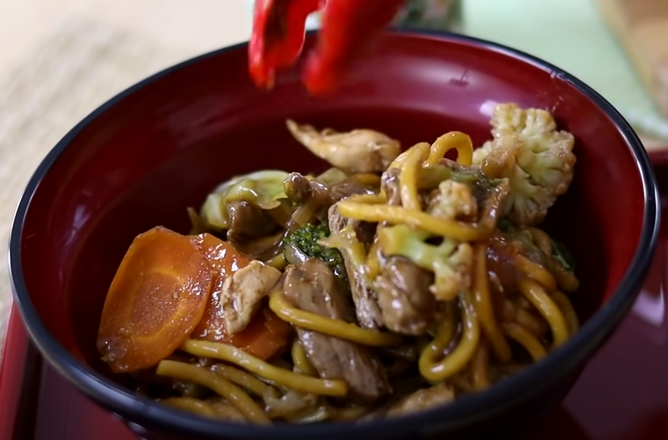 yakissoba, receita de yakissoba, como fazer yakissoba, yakissoba com frango, yakissoba de carne, receita oriental