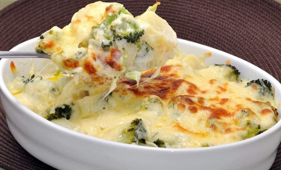 Batata com Brócolis, receita de batata, acompanhamento de brócolis, prato de forno.