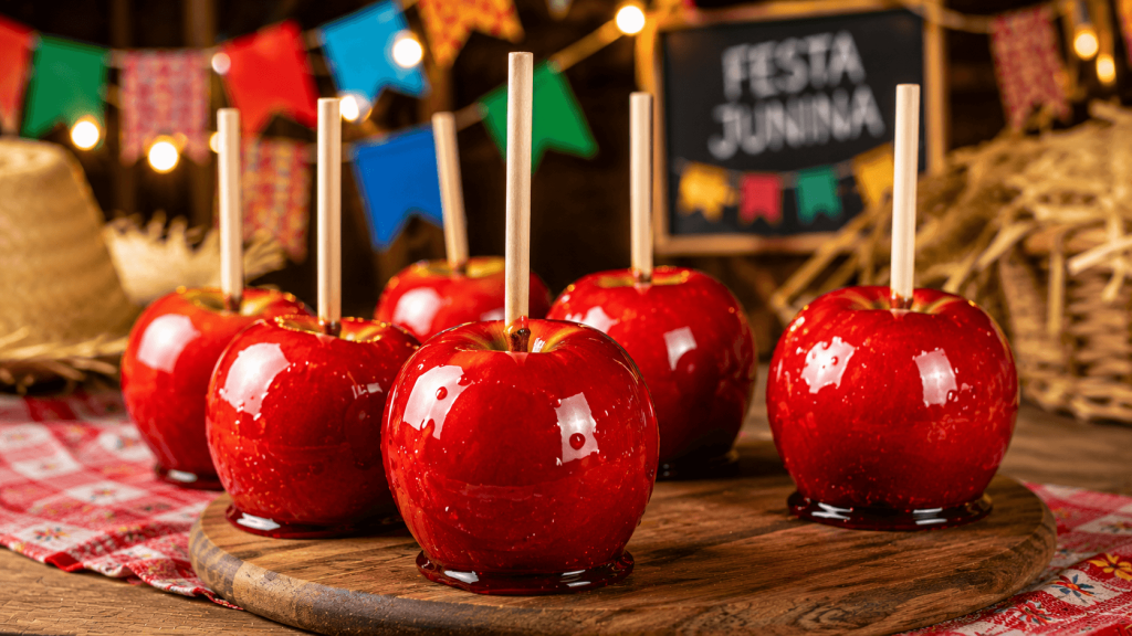 Maçã do Amor Perfeita A Receita Tradicional com Casquinha Crocante de Festa Junina